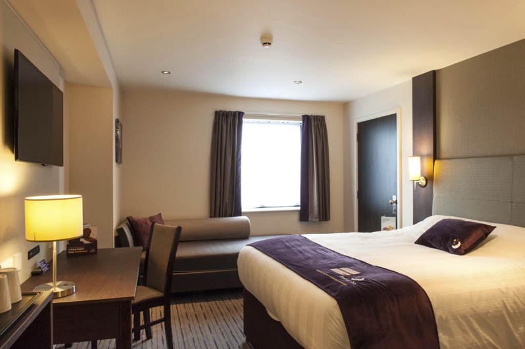 Premier Inn Bodmin Exterior foto