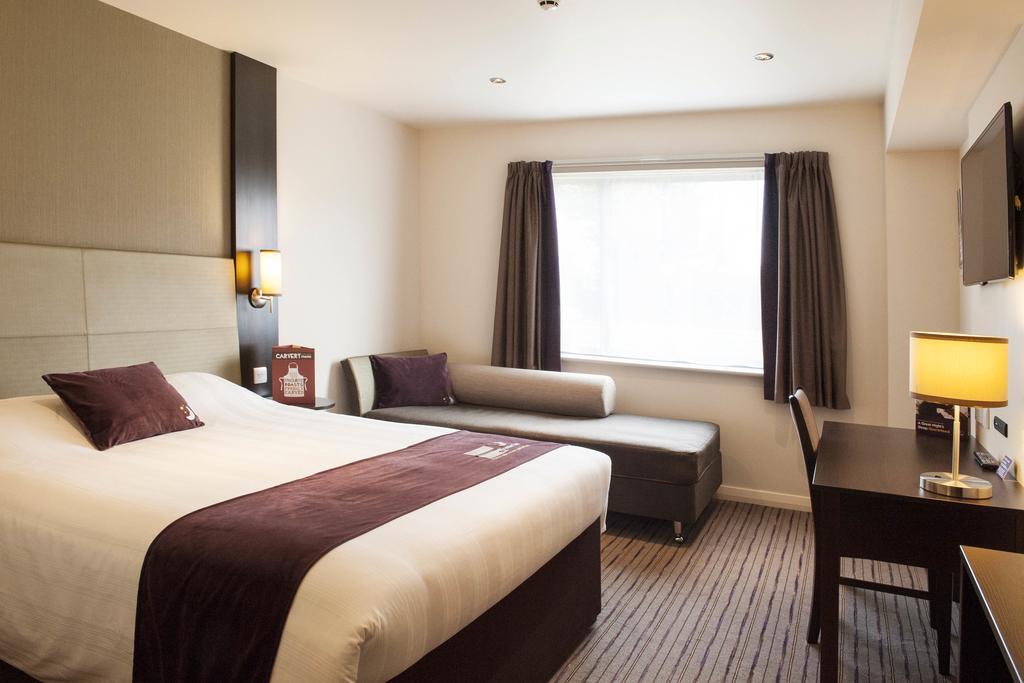 Premier Inn Bodmin Exterior foto