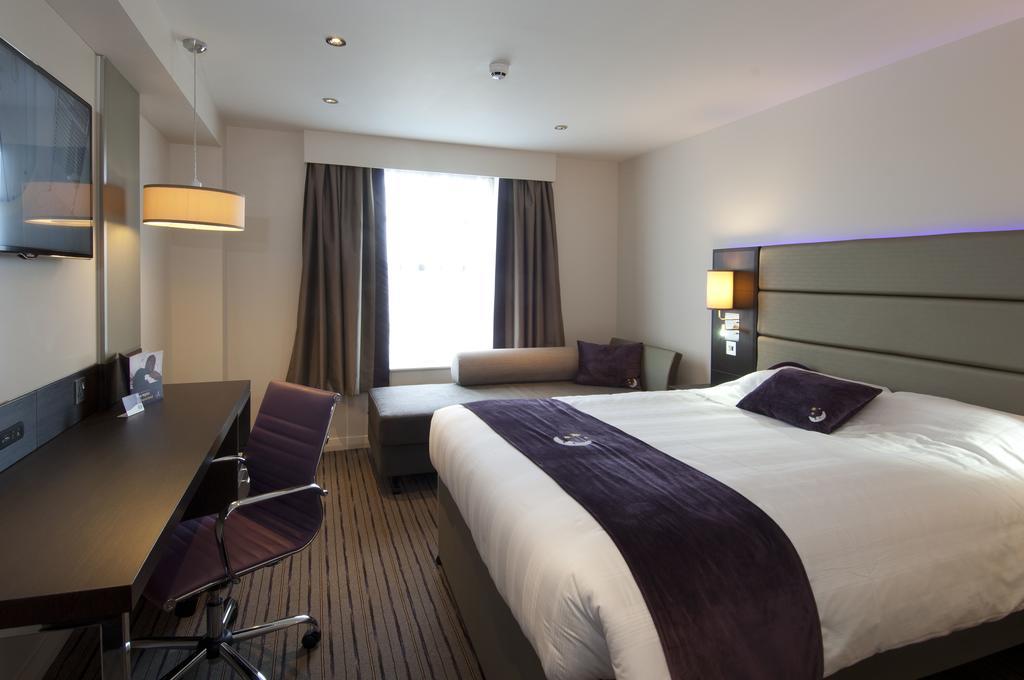 Premier Inn Bodmin Exterior foto