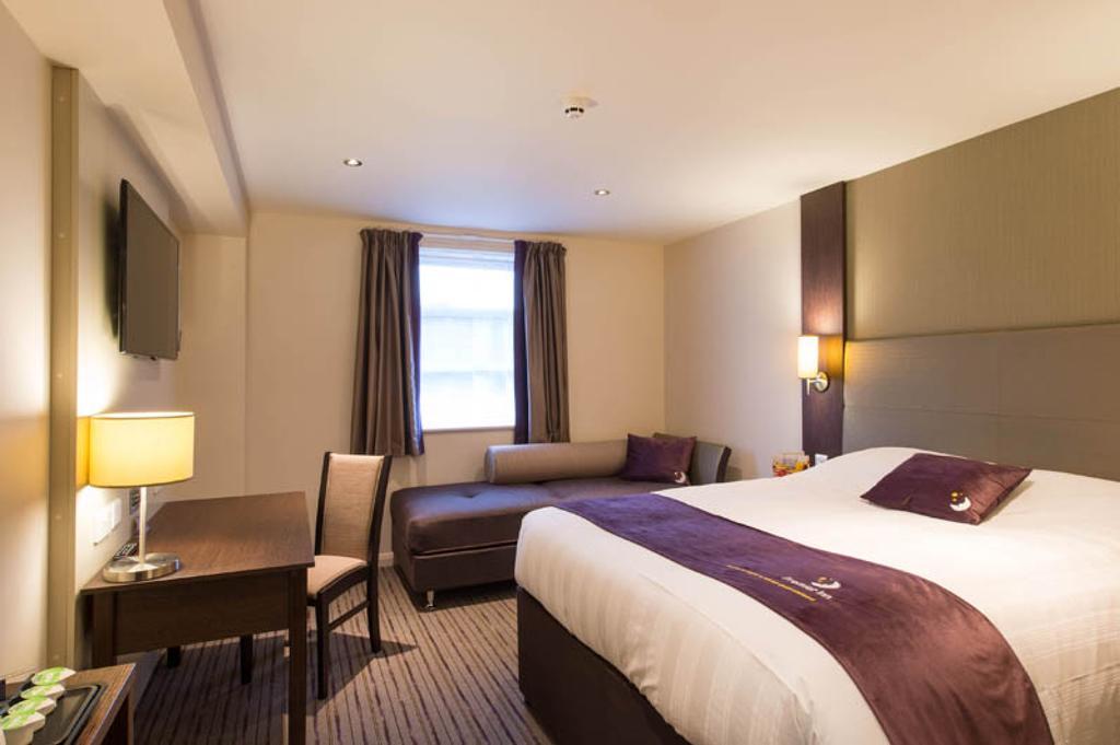 Premier Inn Bodmin Exterior foto