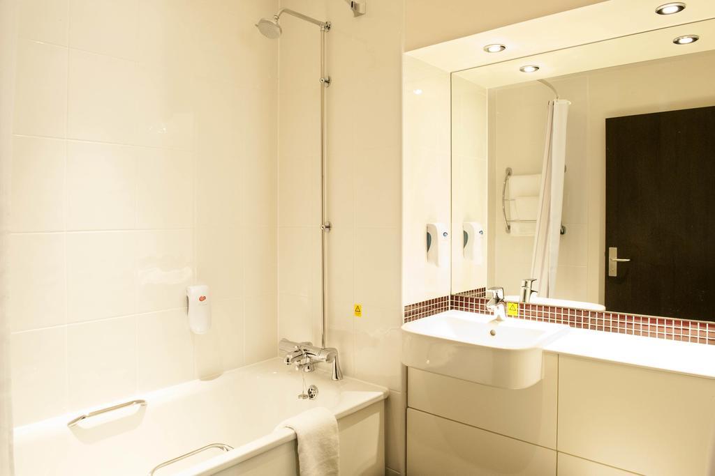 Premier Inn Bodmin Quarto foto